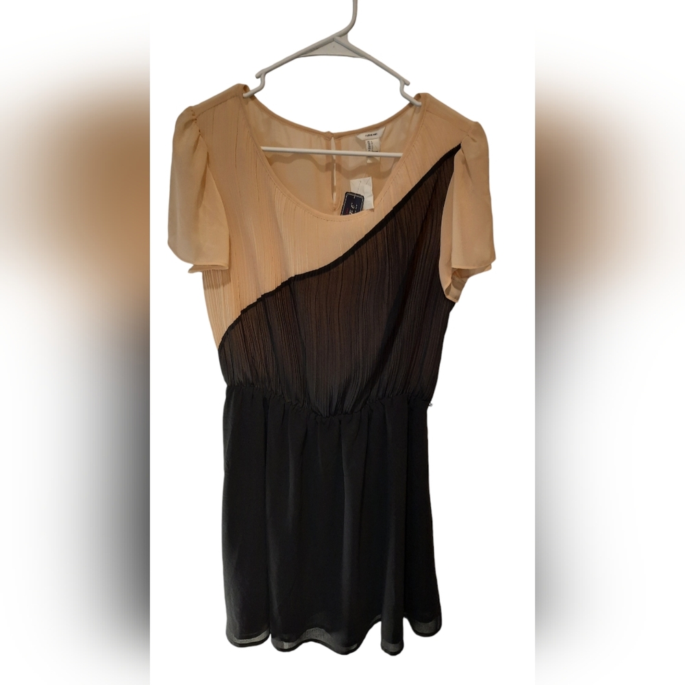 NWT! I Love H81 Black/Nude Short Sleeve Dress size Large